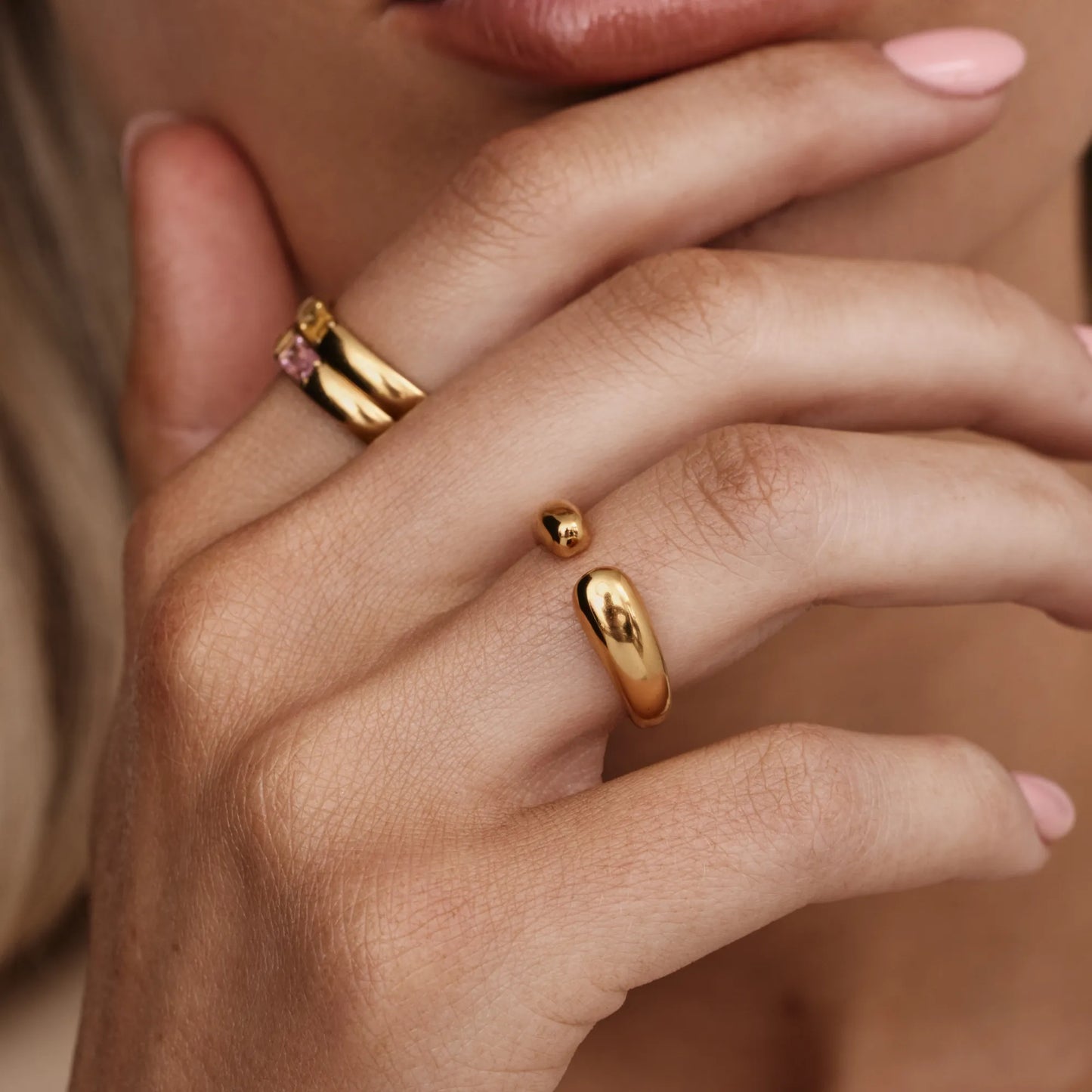 Ring met open vorm β Strakke, eigentijdse sieraden met een open ontwerp