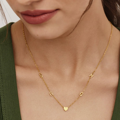 Fijne laagjesketting met initialen