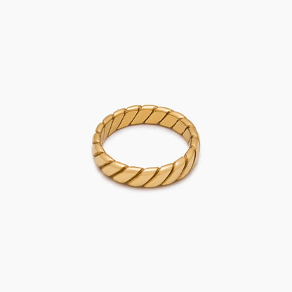 Gedurfde Twist Ring: Een stoer, modern statement