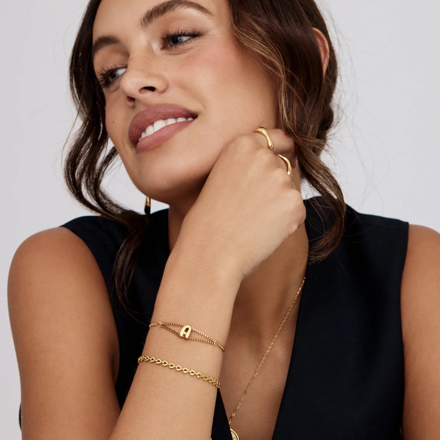 Fijne bubbelbedelarmband met initiaalbedel
