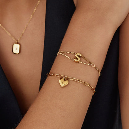 Fijne bubbelbedelarmband met initiaalbedel