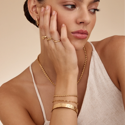 Gedurfde, robuuste manchetarmband met textuur - Statement-sieraden