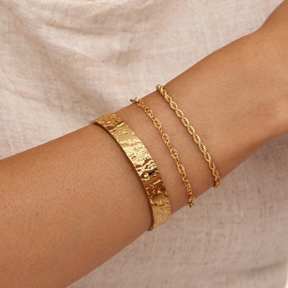 Gedurfde, robuuste manchetarmband met textuur - Statement-sieraden