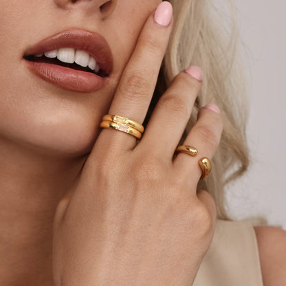 Ring met open vorm — Strakke, eigentijdse sieraden met een open ontwerp