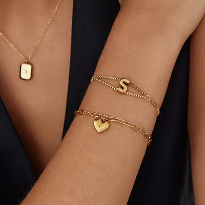 Fijne paperclip-hartbedel armband