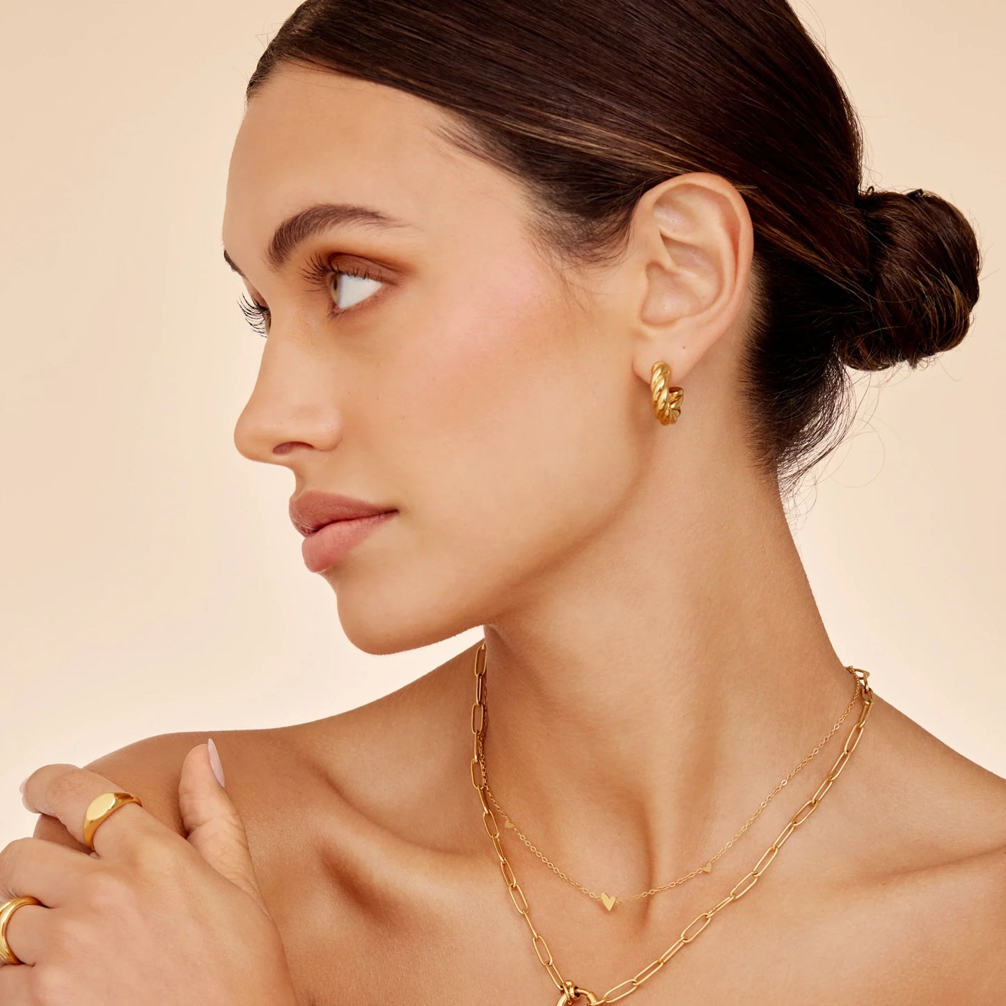 Demi Twist Oorbellen – Moderne, Elegante Draai-ontwerp