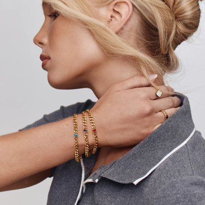 Delicaat geboortesteen curbketting armband