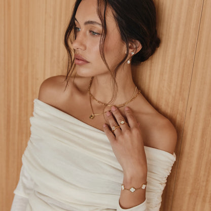 Elegante parelmoeren klavertje-vier armband