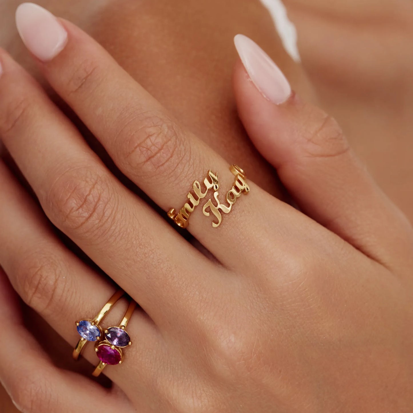 Gepersonaliseerde ring met twee namen – op maat gegraveerd