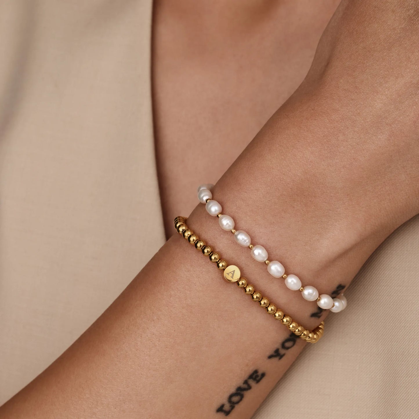Op maat gemaakte gegraveerde initiaal kralenarmband