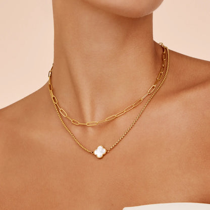 Elegante parelklavertje-halsketting