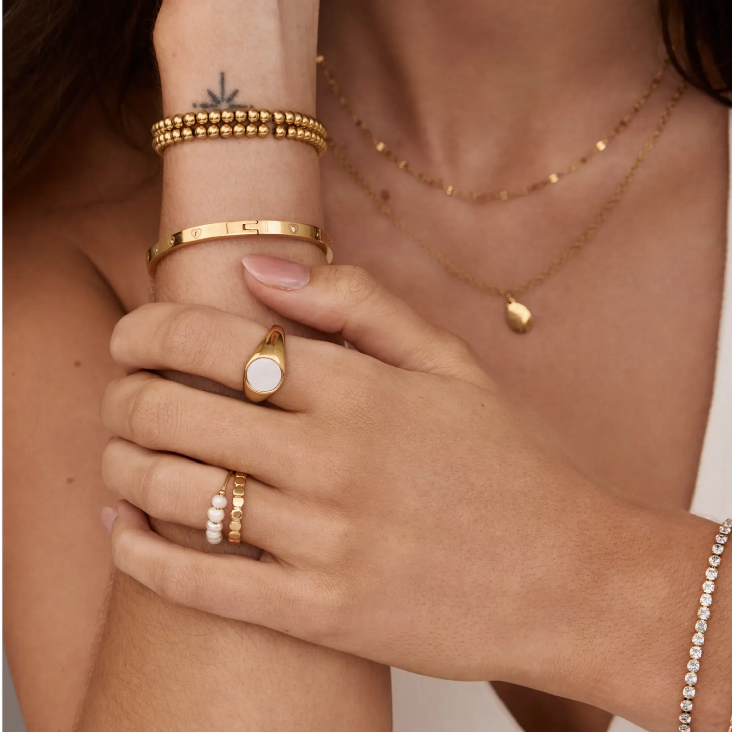 Glanzende parelmoeren ring