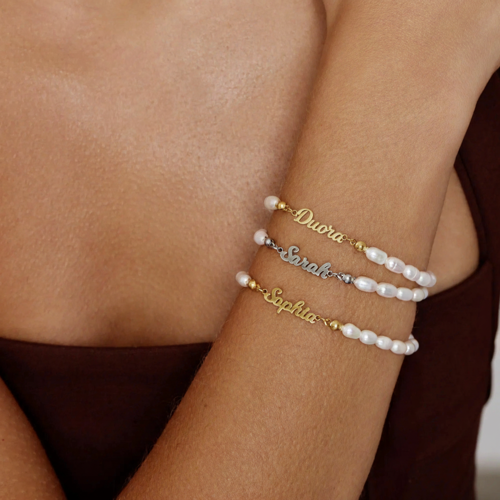 Elegante Gepersonaliseerde Naamarmband met Zoetwaterparels