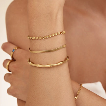 Fijne armband met hartjesketting