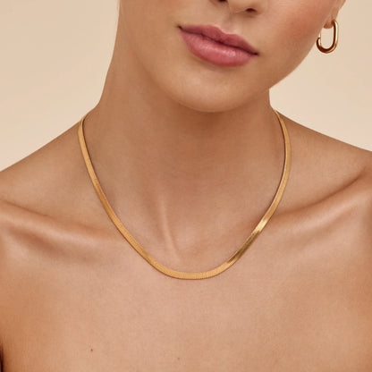 Elegante slangenhalsketting
