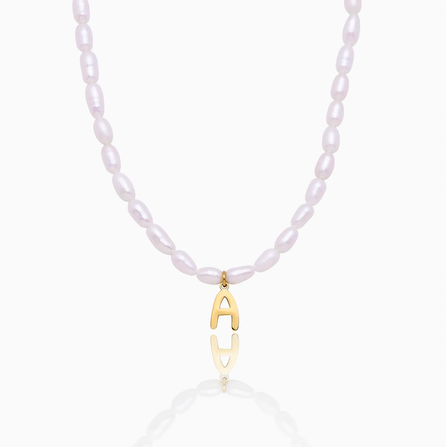 Parelketting met initiaal – statementketting