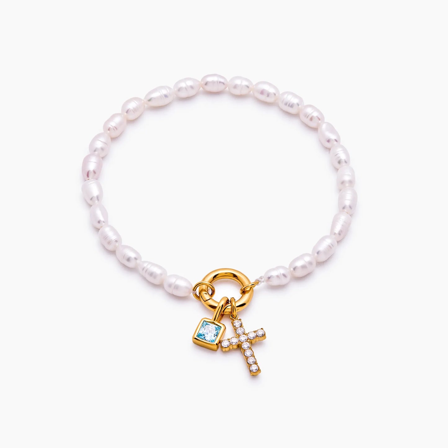 Elegante parel geboortesteen kruisbedelarmband