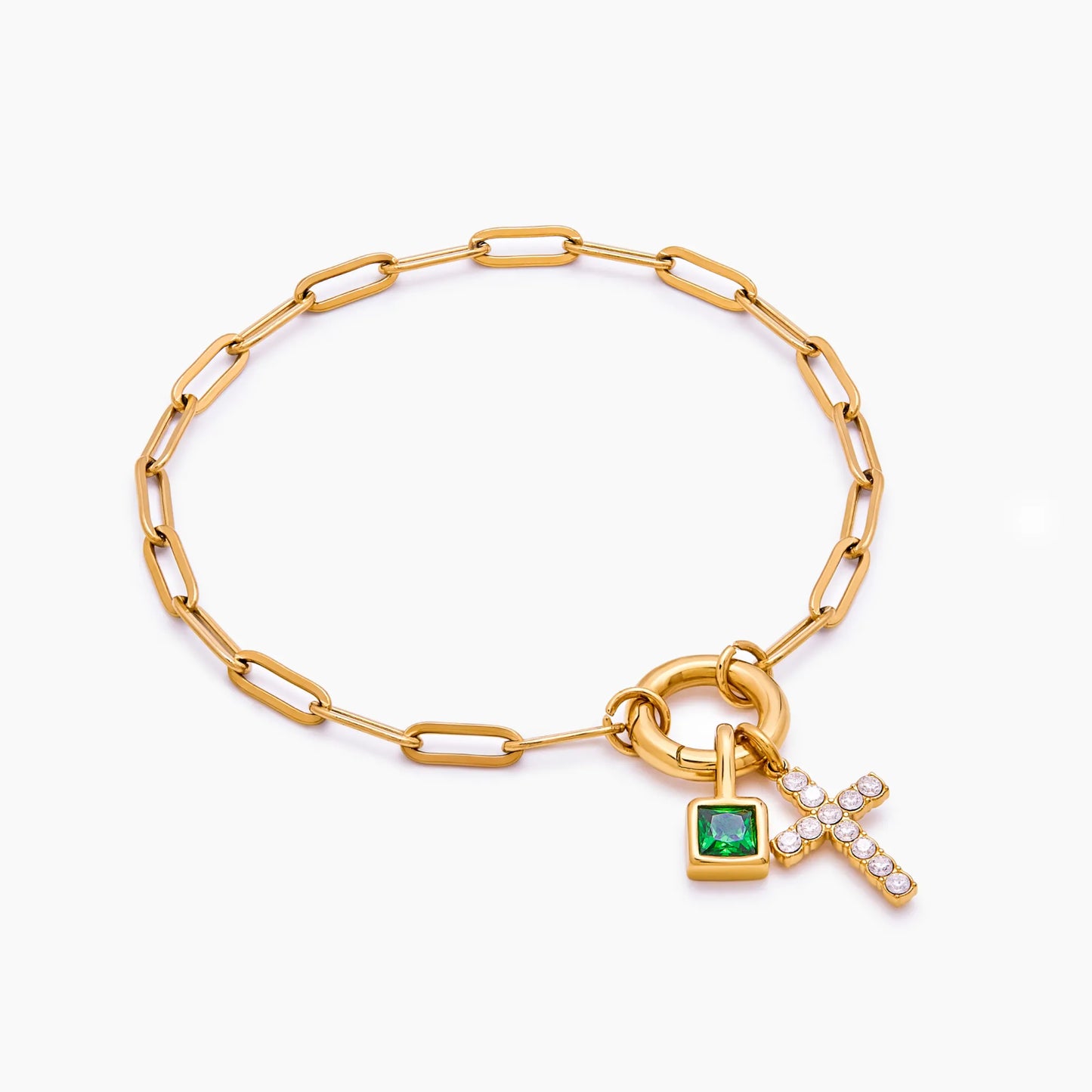 Chique paperclip-armband met kruisbedel