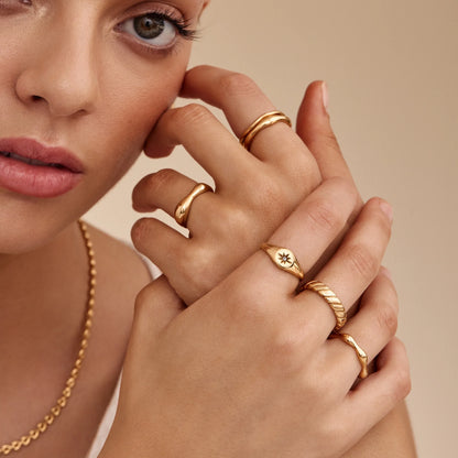 Gedurfde Twist Ring: Een stoer, modern statement